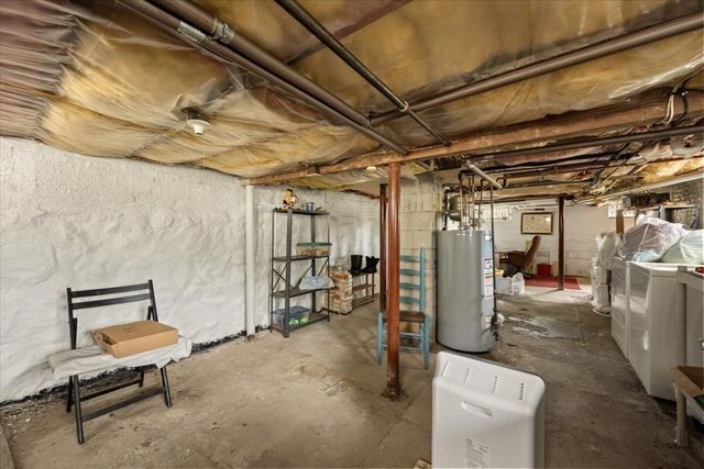 28 Mayflower St, Plymouth, MA 02360