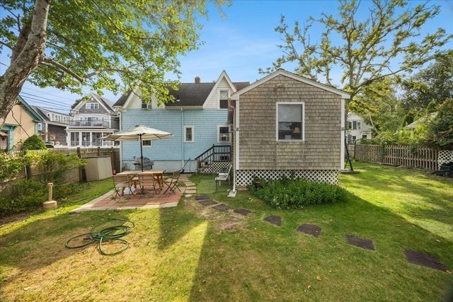 28 Mayflower St, Plymouth, MA 02360