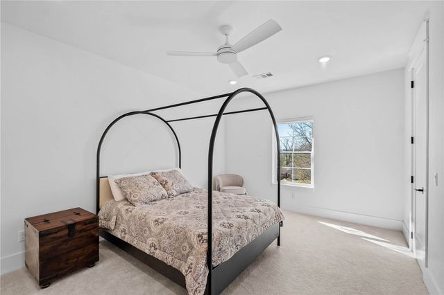 2105 Panorama Place, Fayetteville, AR 72701