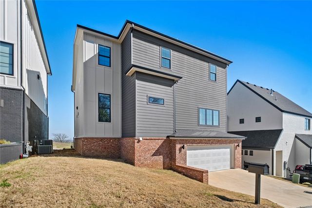 2105 Panorama Place, Fayetteville, AR 72701