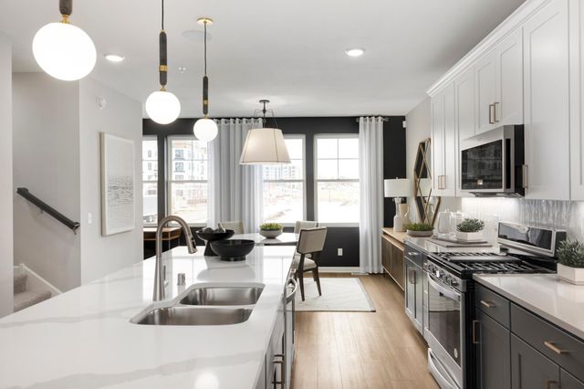 848 Woodlawn Avenue, Saint Paul, MN 55116