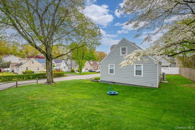 6 Cantitoe Road, Yonkers, NY 10710
