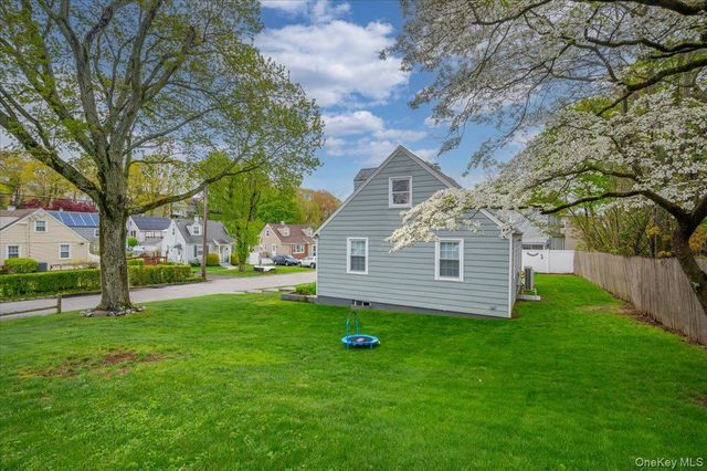 6 Cantitoe Road, Yonkers, NY 10710