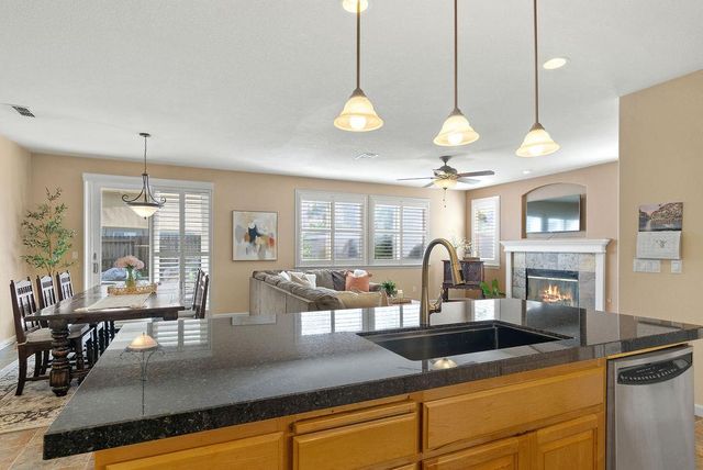 2104 Huxley Way, Modesto, CA 95356