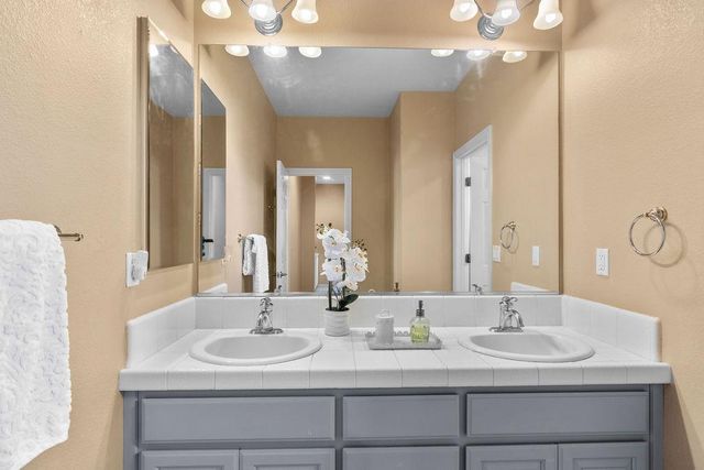 2104 Huxley Way, Modesto, CA 95356