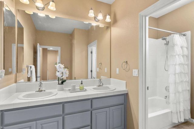 2104 Huxley Way, Modesto, CA 95356