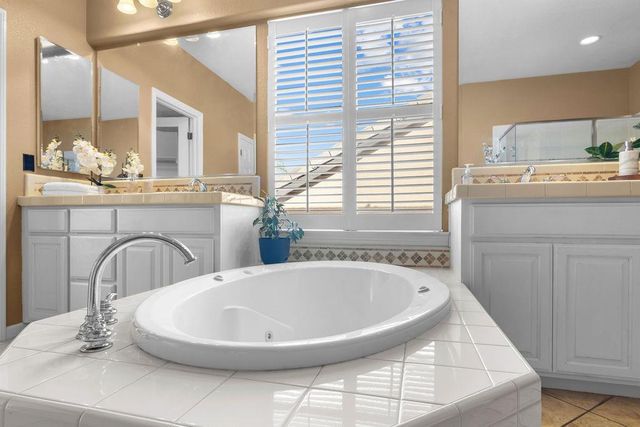 2104 Huxley Way, Modesto, CA 95356