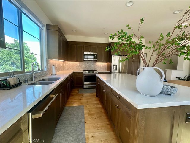 131 Episode, Irvine, CA 92618