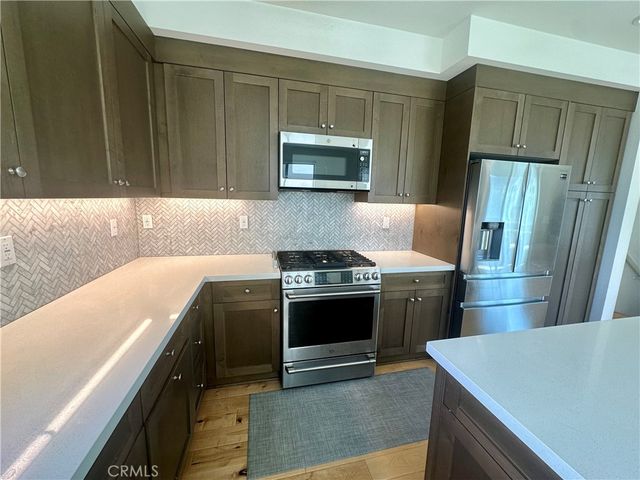 131 Episode, Irvine, CA 92618