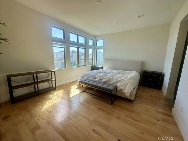 131 Episode, Irvine, CA 92618