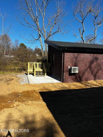 298 Old Mail Rd, Crossville, TN 38555