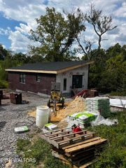 298 Old Mail Rd, Crossville, TN 38555