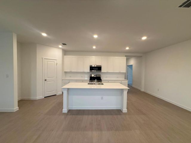 120 Brabham LOOP, Hutto, TX 78634