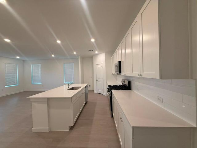 120 Brabham LOOP, Hutto, TX 78634