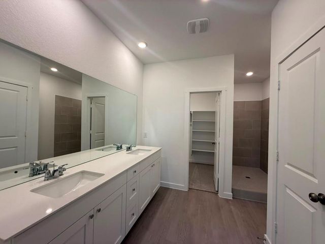 120 Brabham LOOP, Hutto, TX 78634