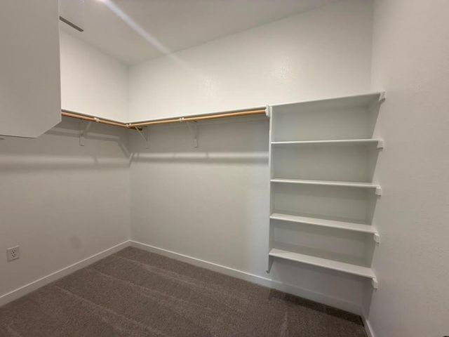 120 Brabham LOOP, Hutto, TX 78634