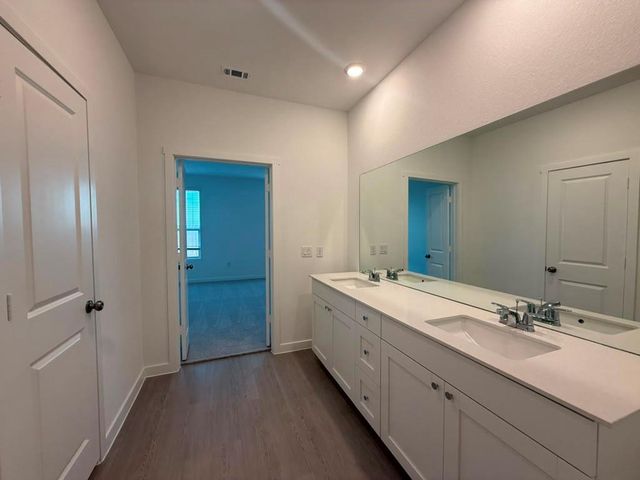120 Brabham LOOP, Hutto, TX 78634