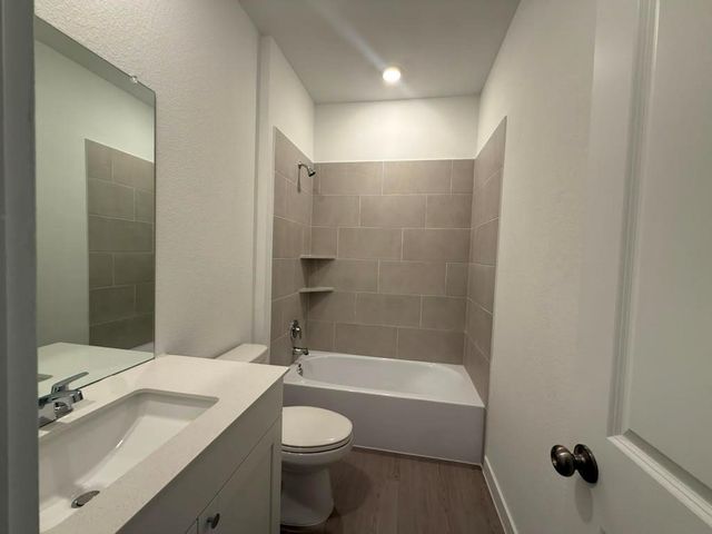 120 Brabham LOOP, Hutto, TX 78634