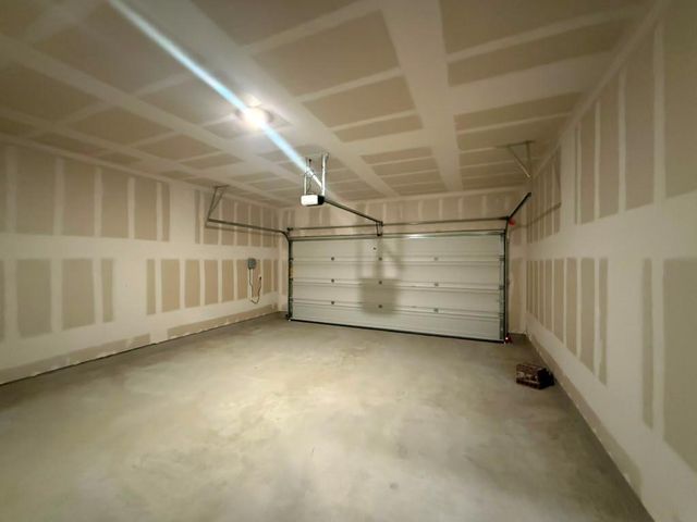 120 Brabham LOOP, Hutto, TX 78634