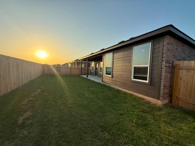 120 Brabham LOOP, Hutto, TX 78634