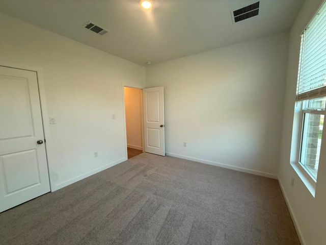 120 Brabham LOOP, Hutto, TX 78634