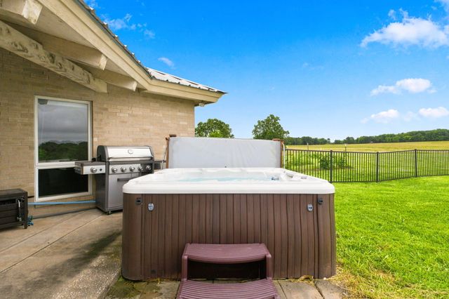 7490 E Farm Road 156, Rogersville, MO 65742