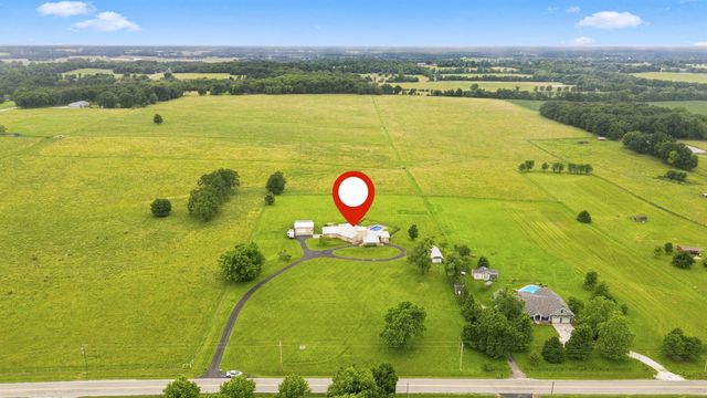 7490 E Farm Road 156, Rogersville, MO 65742
