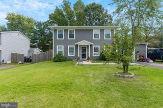 5562 SAINT CHARLES DR, Woodbridge, VA 22193