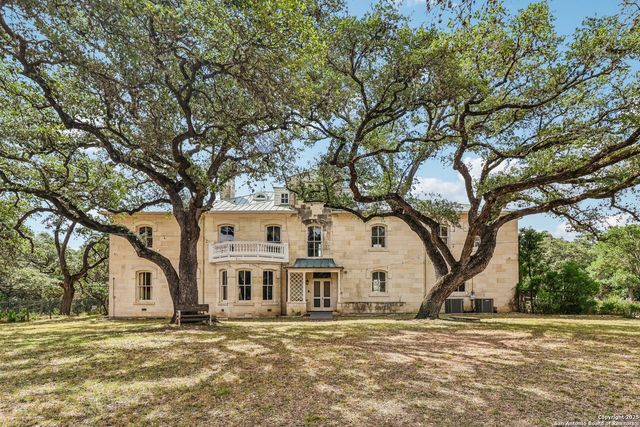 7735 MockingBird Ln, San Antonio, TX 78229