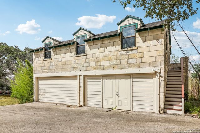 7735 MockingBird Ln, San Antonio, TX 78229