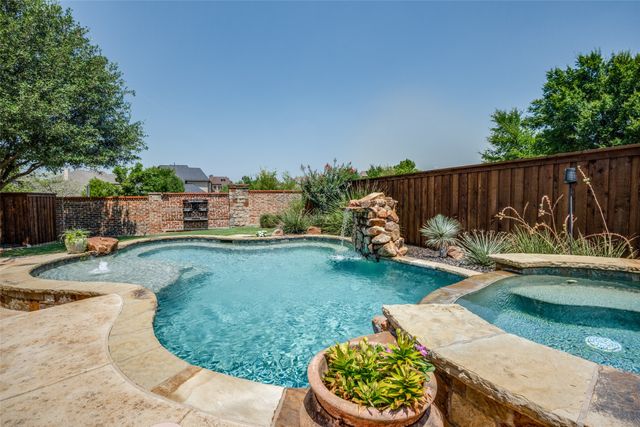 1133 Dayton Drive, Lantana, TX 76226