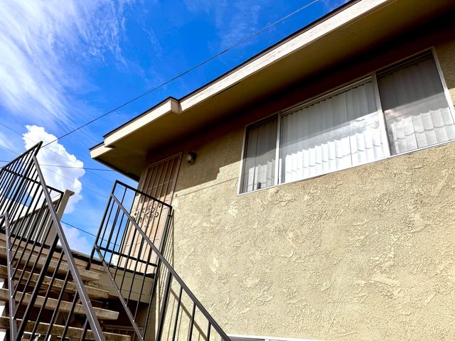 208 N B Street, Exeter, CA 93221