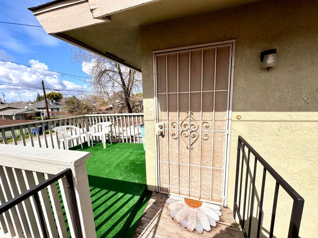 208 N B Street, Exeter, CA 93221