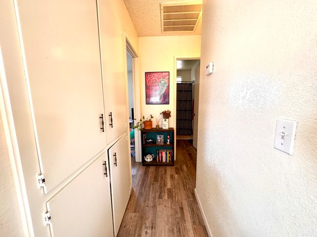 208 N B Street, Exeter, CA 93221