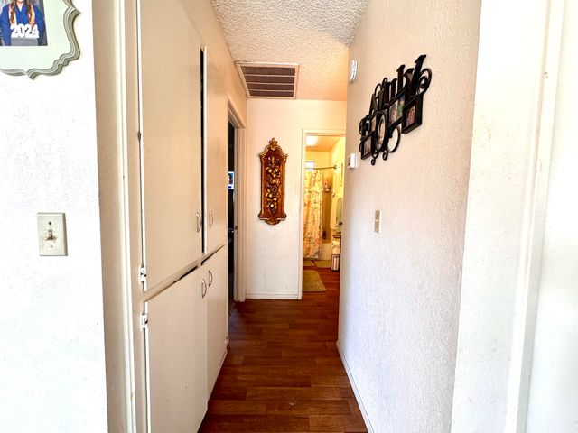 208 N B Street, Exeter, CA 93221