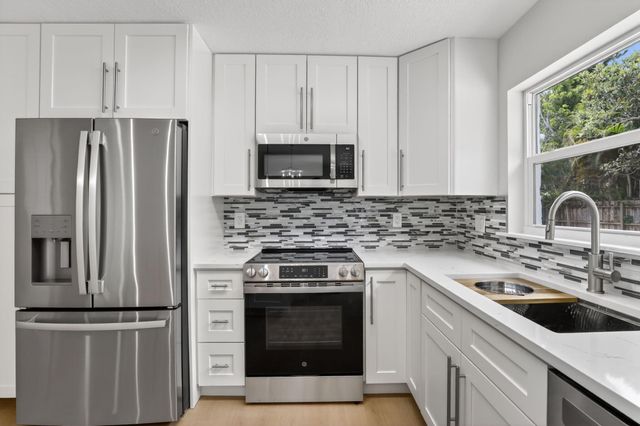 8241 NW 48th Street, Lauderhill, FL 33351