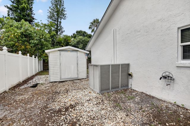 8241 NW 48th Street, Lauderhill, FL 33351