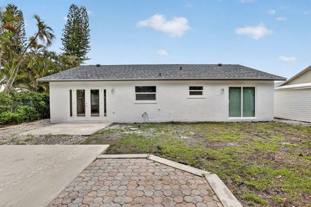 8241 NW 48th Street, Lauderhill, FL 33351