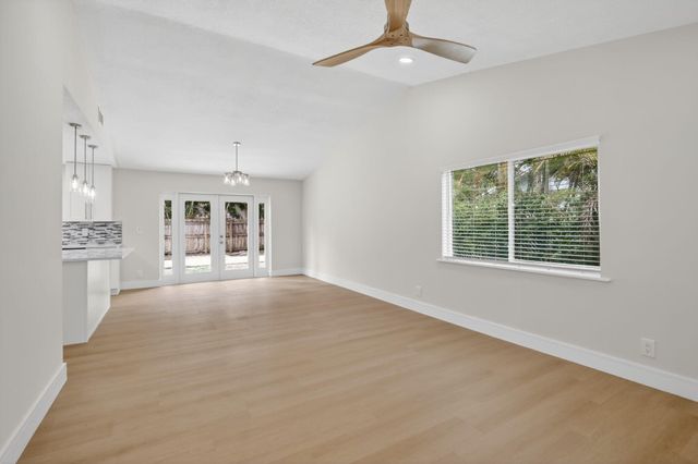 8241 NW 48th Street, Lauderhill, FL 33351