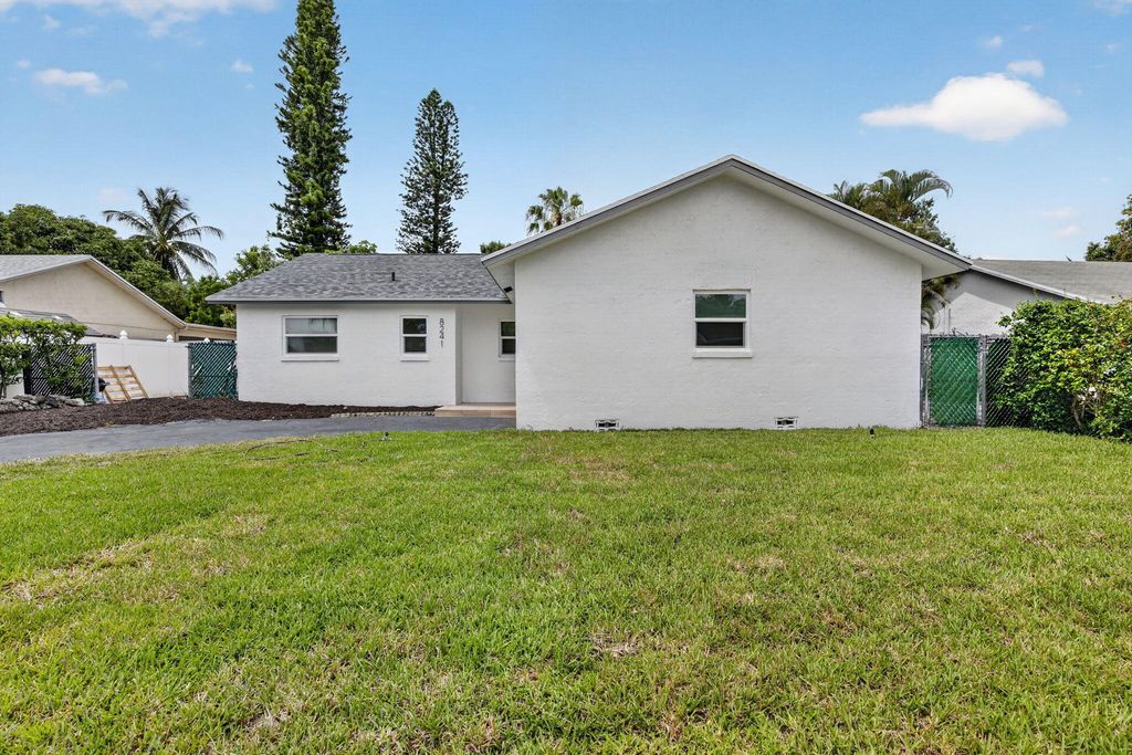 8241 NW 48th Street, Lauderhill, FL 33351