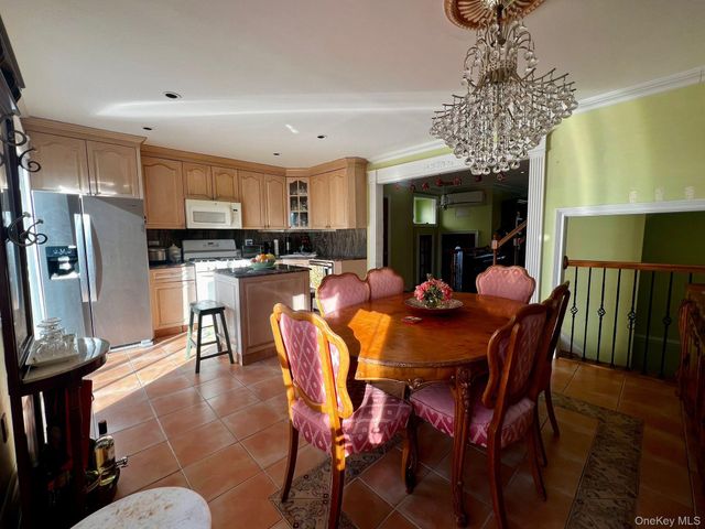 199-18 Cross Island Parkway, Whitestone, NY 11357