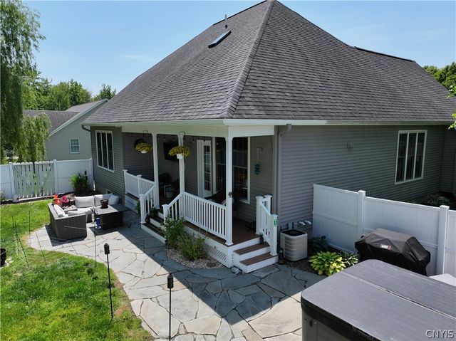 5 Elizabeth Street, Oswego, NY 13126