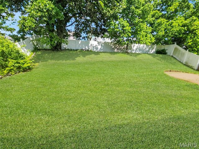 58 Fawn Oaks Drive, O'fallon, MO 63366