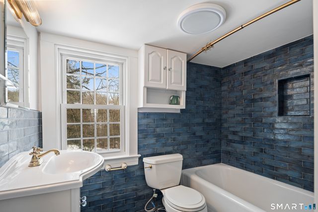 141 Maple Tree Hill Road, Oxford, CT 06478