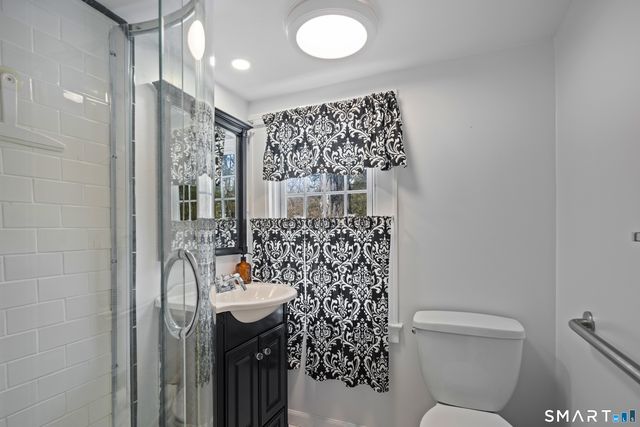 141 Maple Tree Hill Road, Oxford, CT 06478