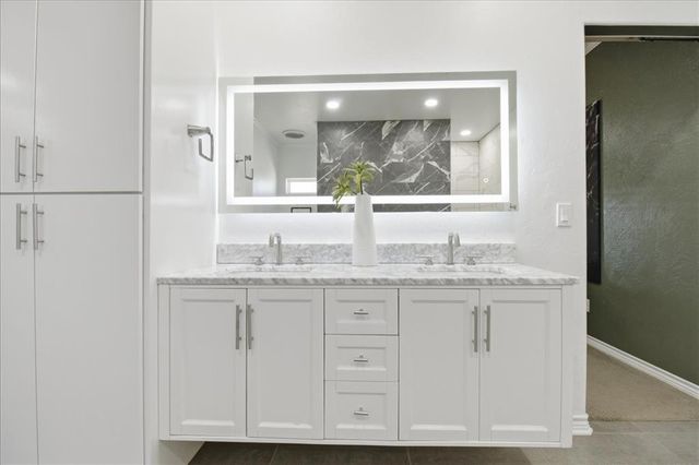 401 N Stephens Street, Hobart, OK 73651