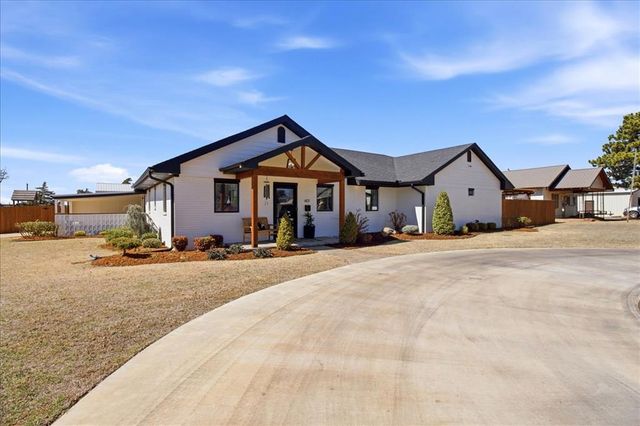 401 N Stephens Street, Hobart, OK 73651