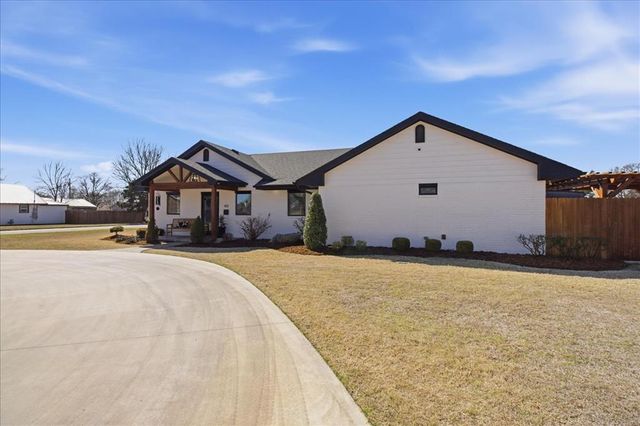 401 N Stephens Street, Hobart, OK 73651