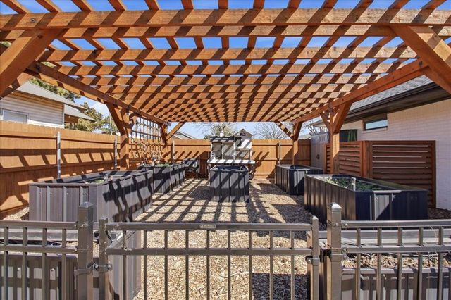 401 N Stephens Street, Hobart, OK 73651