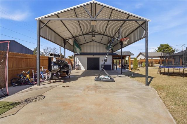 401 N Stephens Street, Hobart, OK 73651